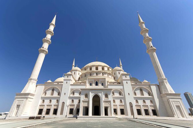 12 best things to do in Fujairah . Visit Sheikh Zayed Mosque in Fujairah