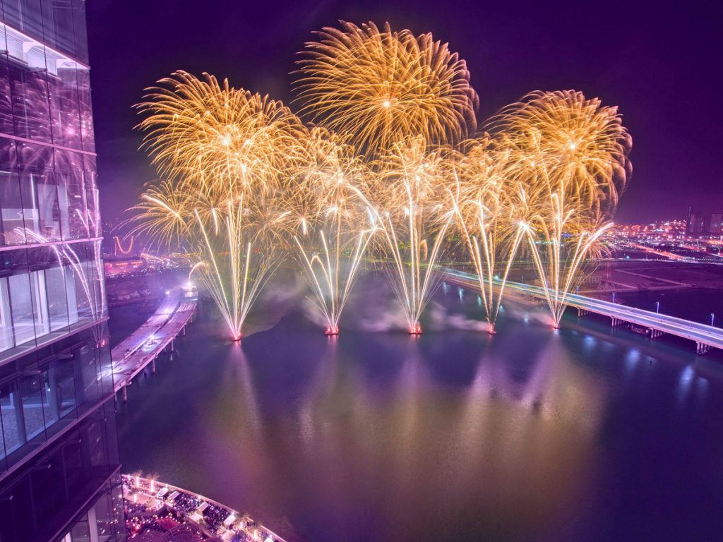 New Year's Eve Fireworks in Abu Dhabi for free