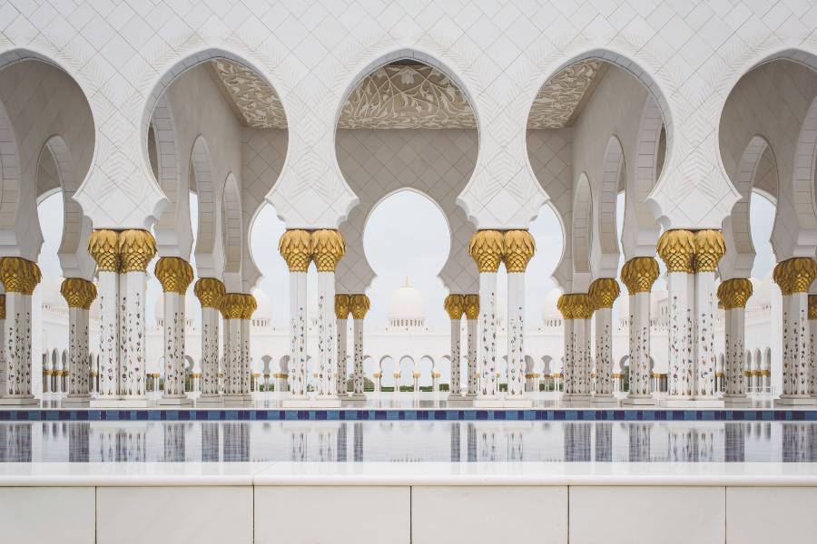 It is no longer possible to rent abayas at Sheikh Zayed Mosque